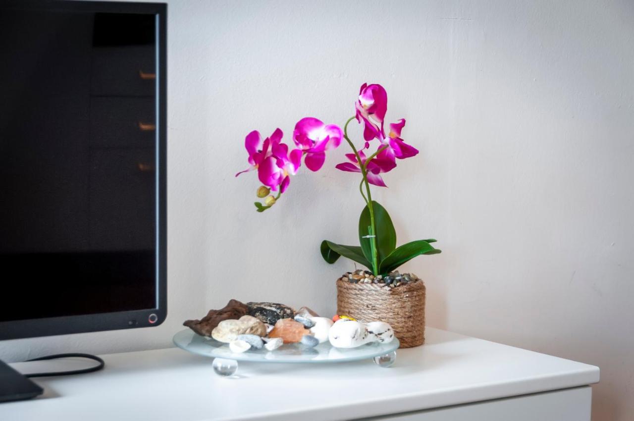 Sea View Apartment Ровинь Экстерьер фото
