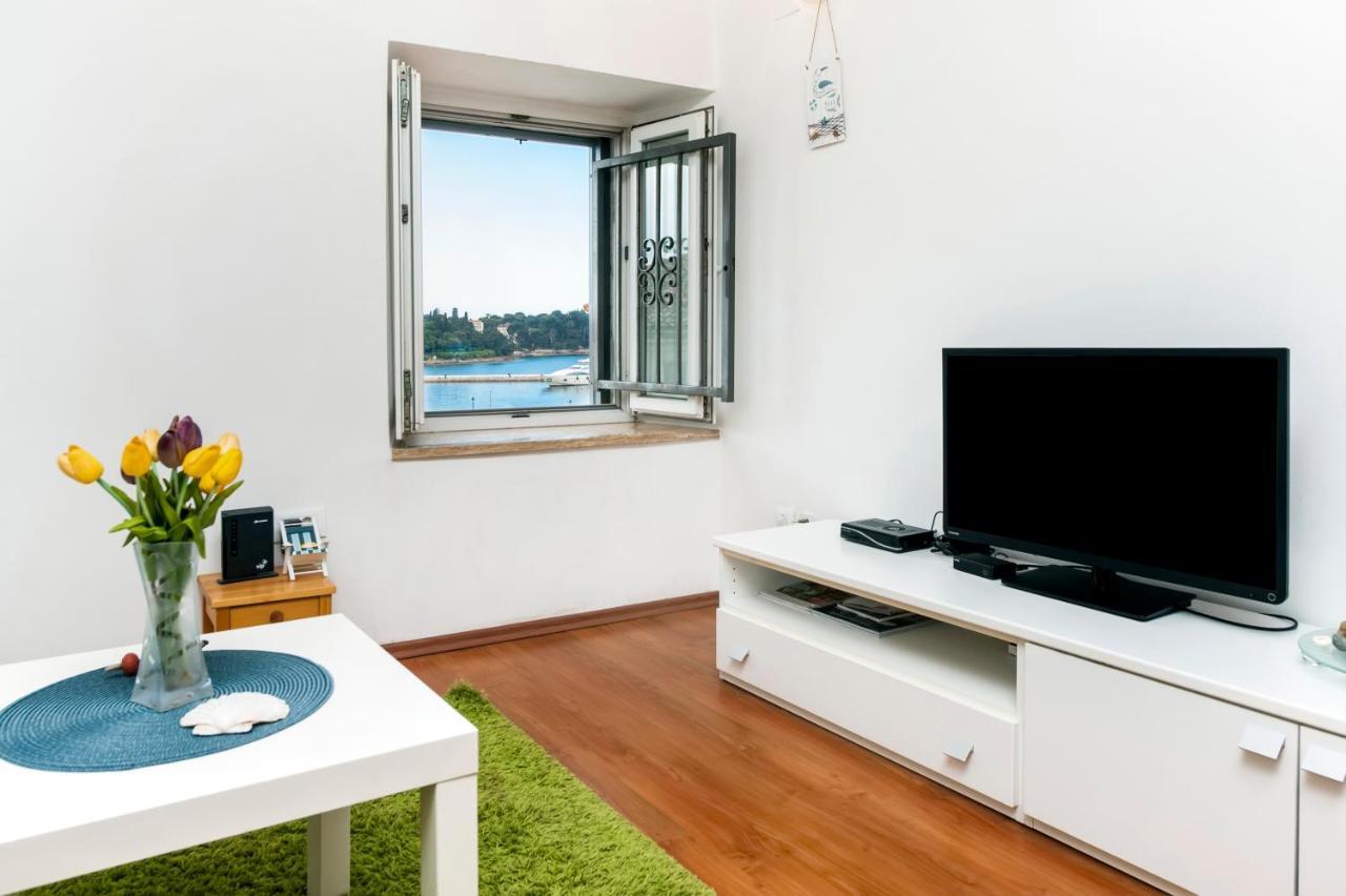 Sea View Apartment Ровинь Экстерьер фото